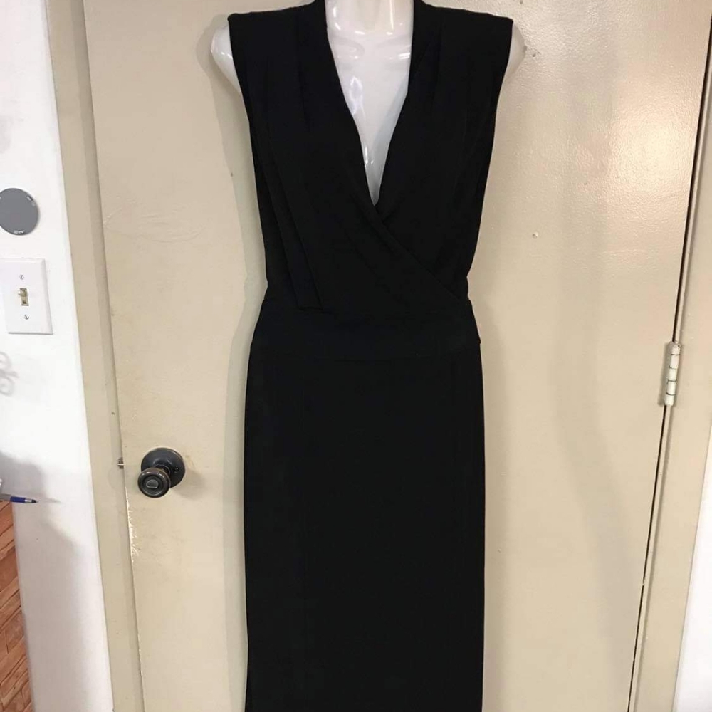 Calvin Klein brand size small black dress has a V neckline very beautiful - Picture 1 of 4